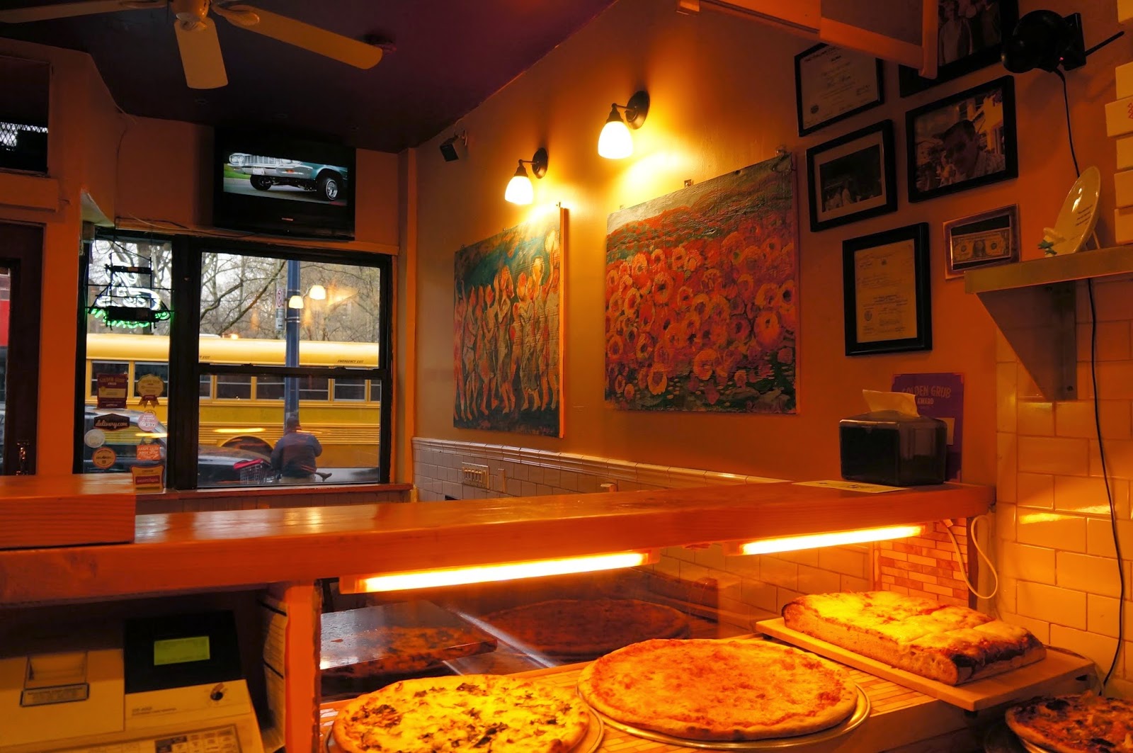 Photo of Roebling Pizza in Brooklyn City, New York, United States - 1 Picture of Restaurant, Food, Point of interest, Establishment, Meal takeaway, Meal delivery