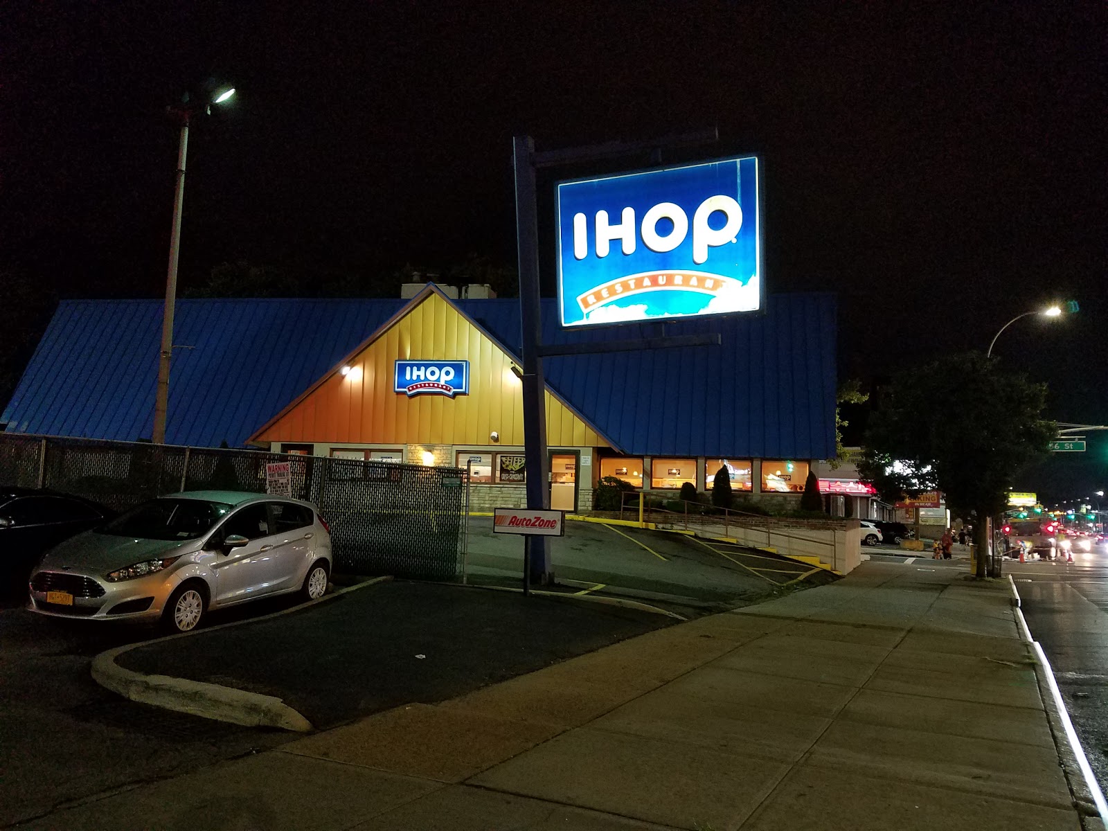 Photo of IHOP in Queens City, New York, United States - 3 Picture of Restaurant, Food, Point of interest, Establishment