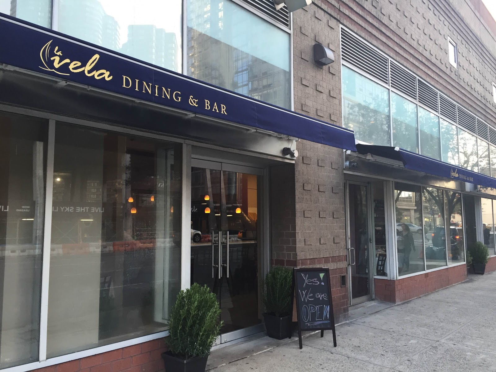 Photo of La Vela Dining & Bar in New York City, New York, United States - 2 Picture of Restaurant, Food, Point of interest, Establishment, Meal takeaway, Meal delivery, Bar