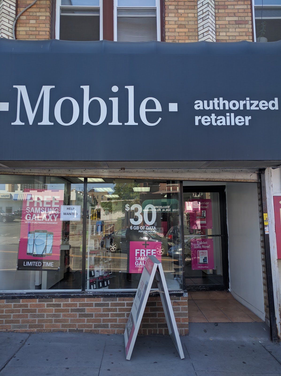 Photo of T-Mobile Jersey City in Jersey City, New Jersey, United States - 1 Picture of Point of interest, Establishment, Store