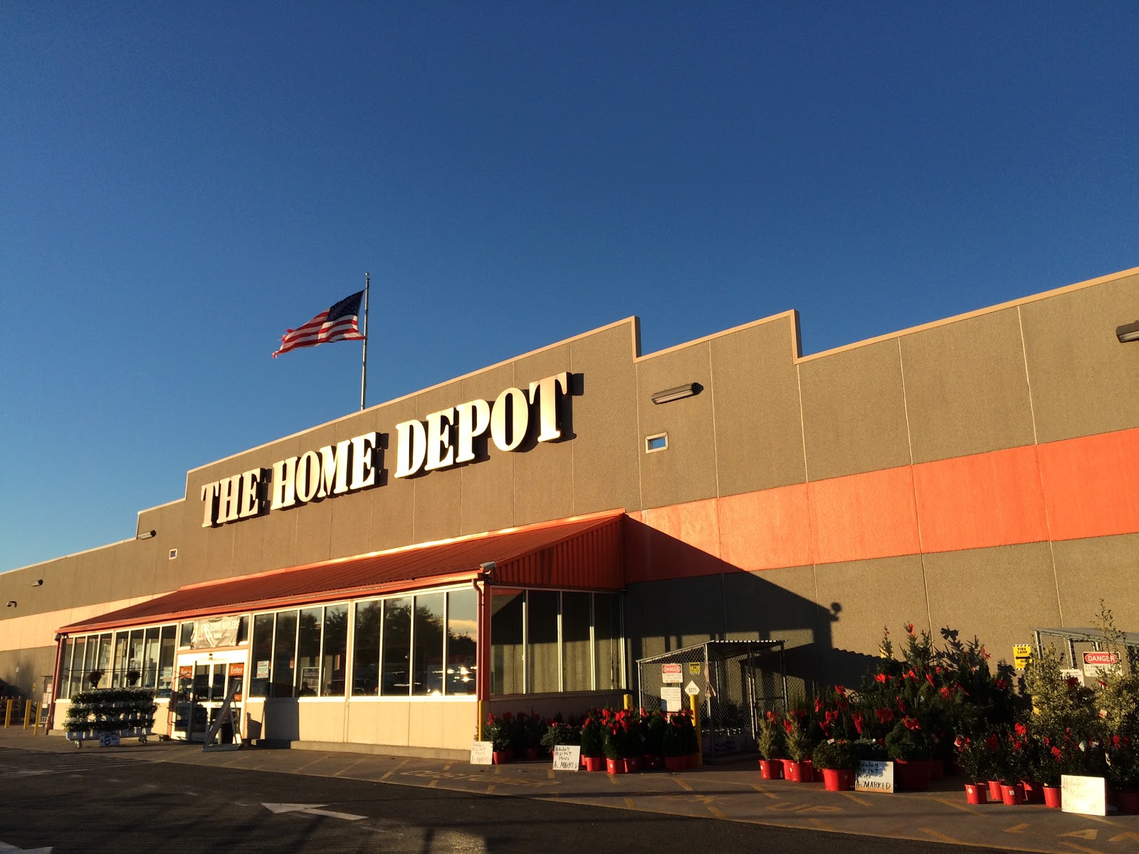 Photo of The Home Depot in Bronx City, New York, United States - 5 Picture of Point of interest, Establishment, Store, Home goods store, Furniture store, Hardware store