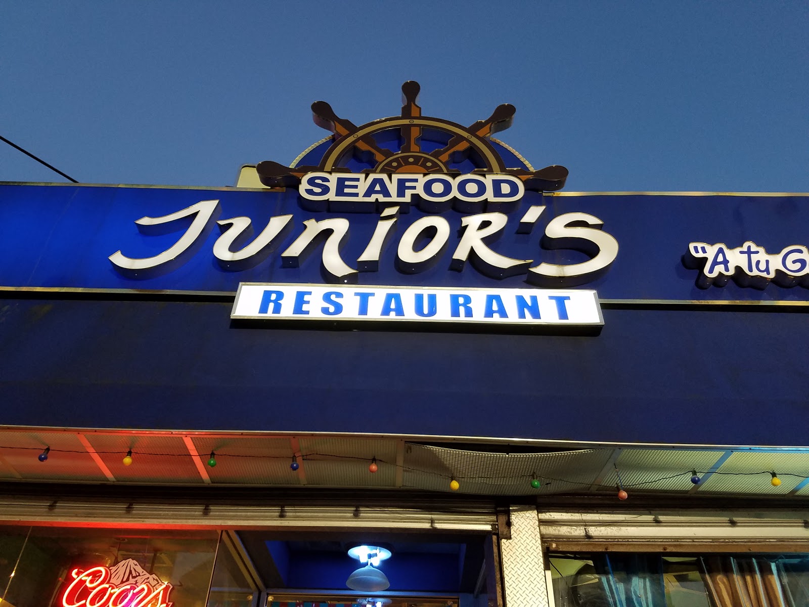 Photo of Juniors Restaurant Bronx in Bronx City, New York, United States - 1 Picture of Restaurant, Food, Point of interest, Establishment