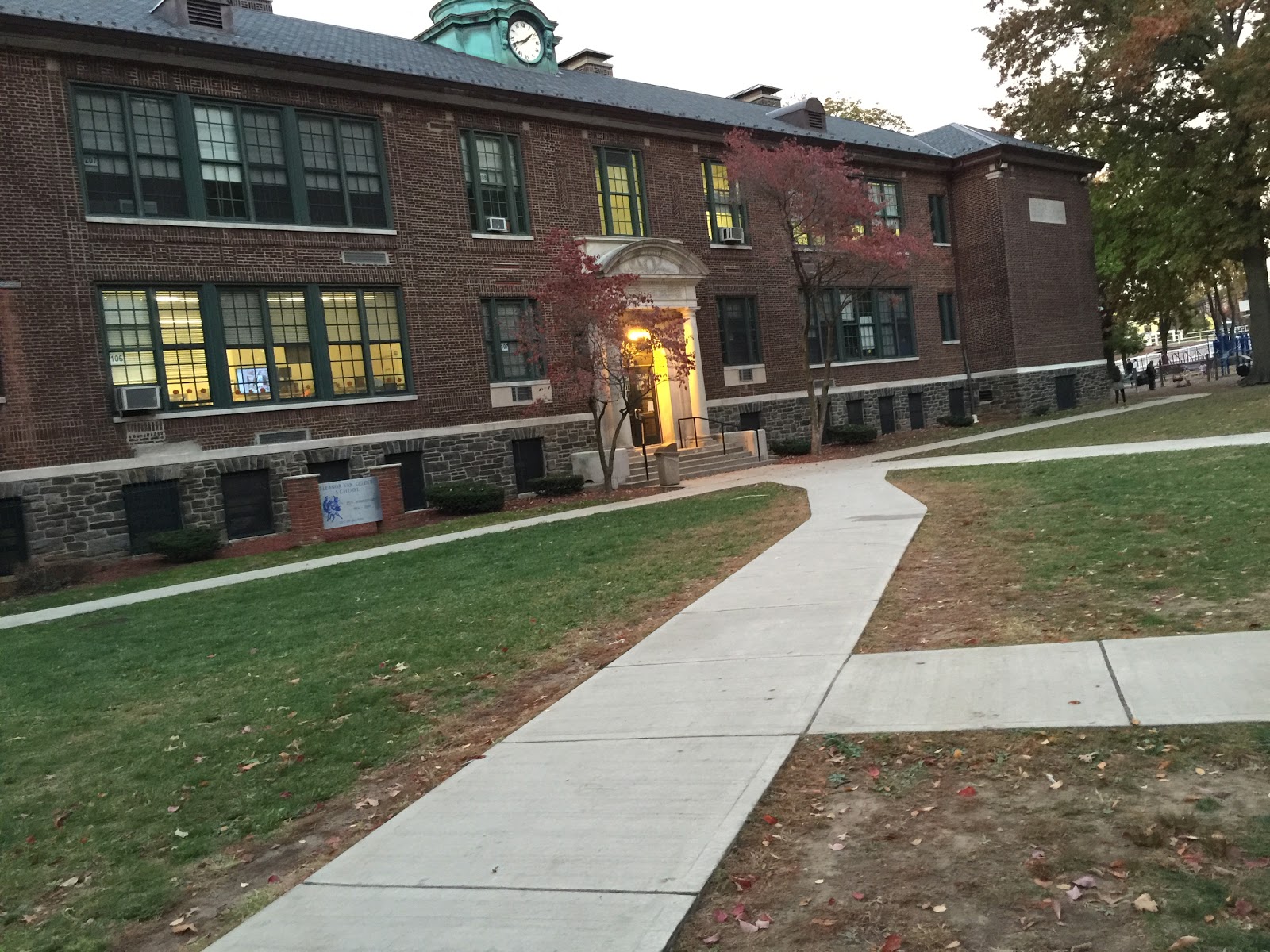 Photo of Eleanor Van Gelder Elementary School in Edgewater City, New Jersey, United States - 2 Picture of Point of interest, Establishment, School