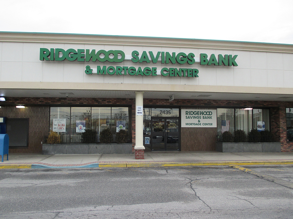 Photo of Ridgewood Savings Bank in Garden City Park, New York, United States - 1 Picture of Point of interest, Establishment, Finance, Atm, Bank