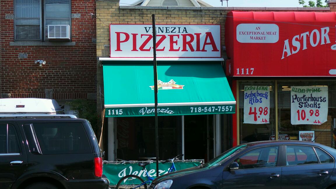 Photo of Venezia Pizzeria in Bronx City, New York, United States - 1 Picture of Restaurant, Food, Point of interest, Establishment