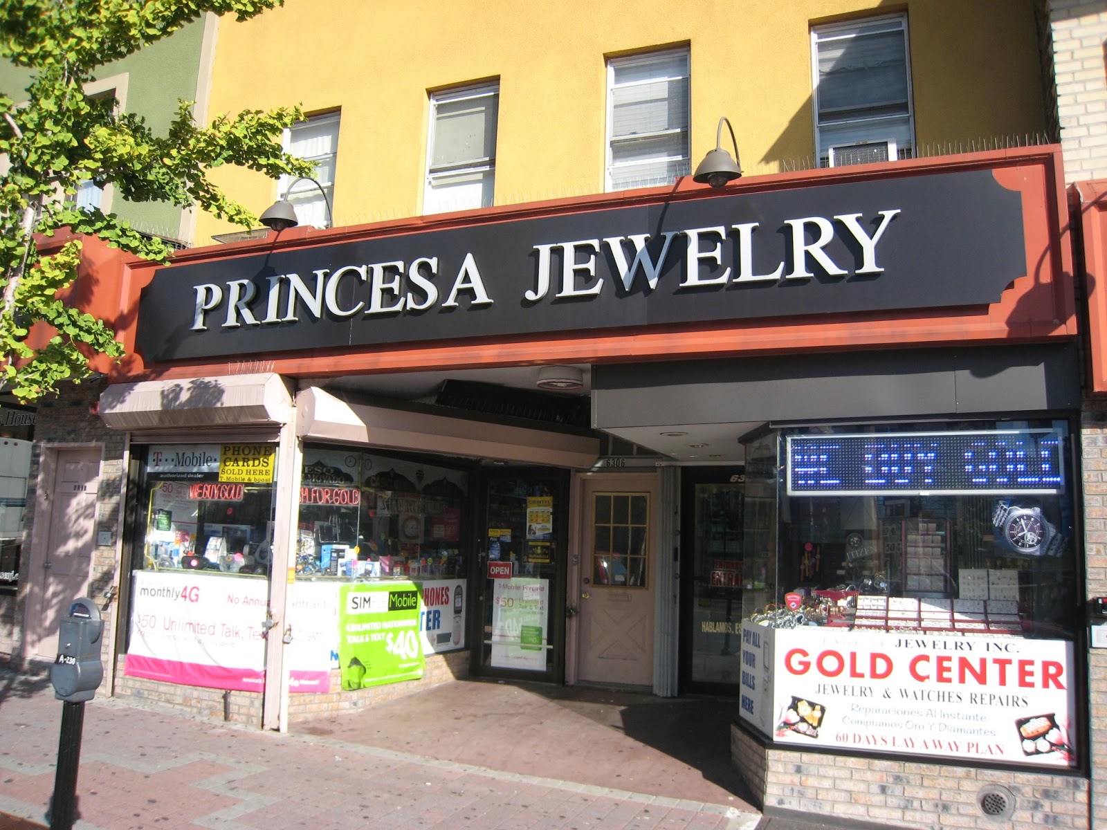 Photo of Princesa Jewelry & Wireless in West New York City, New Jersey, United States - 1 Picture of Point of interest, Establishment, Store, Jewelry store