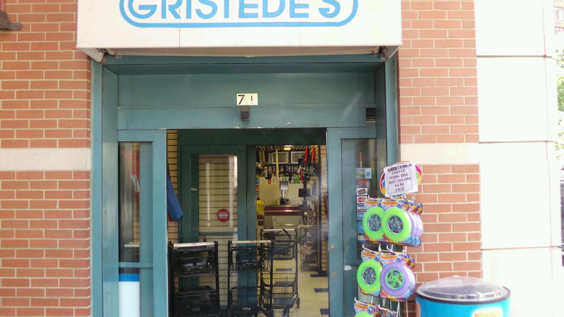 Photo of Gristedes in New York City, New York, United States - 2 Picture of Food, Point of interest, Establishment, Store, Grocery or supermarket