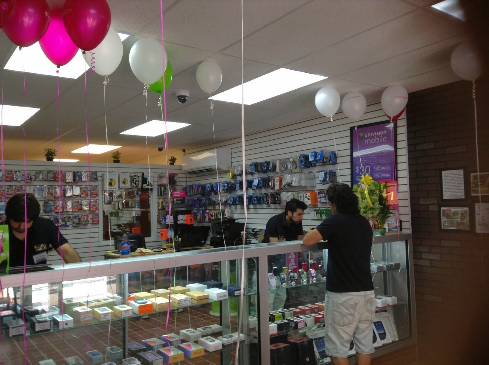 Photo of BL MOBILE cell phone repair in Queens City, New York, United States - 3 Picture of Point of interest, Establishment, Store, Electronics store