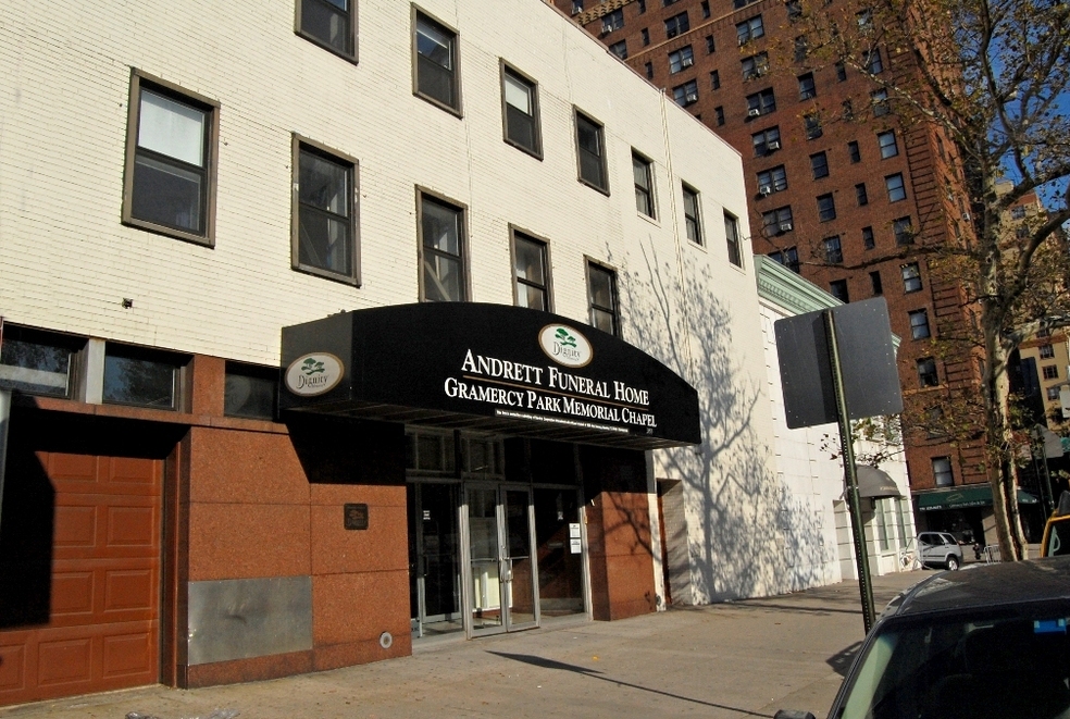 Photo of Andrett Funeral Home in New York City, New York, United States - 1 Picture of Point of interest, Establishment, Funeral home