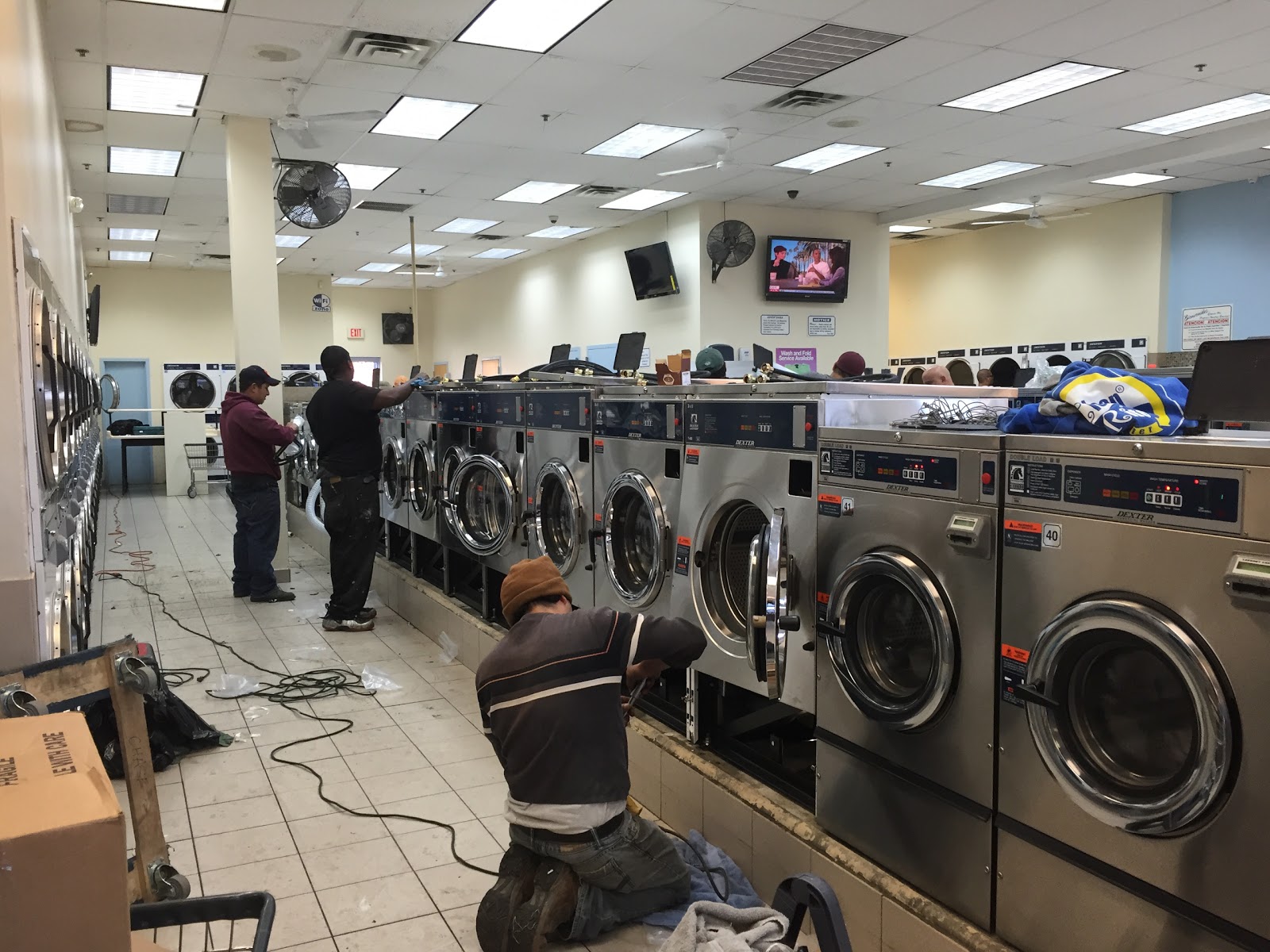 Photo of Roselle Commons Laundromat & Dry Cleaning in Roselle City, New Jersey, United States - 4 Picture of Point of interest, Establishment, Laundry