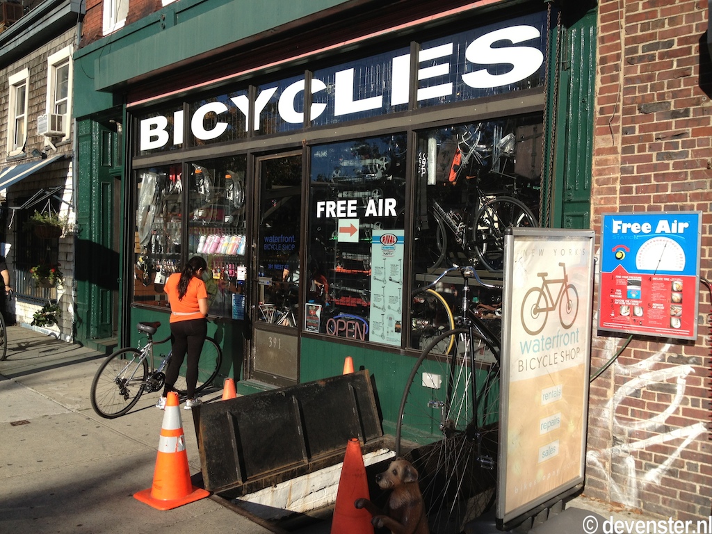 Photo of Waterfront Bicycle Shop in New York City, New York, United States - 5 Picture of Point of interest, Establishment, Store, Bicycle store