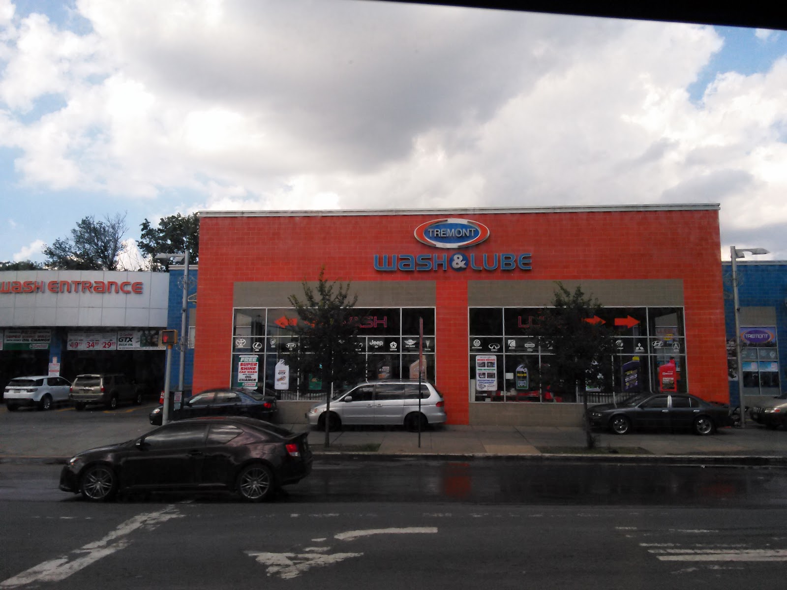 Photo of Tremont Car Wash And Oil Change in Bronx City, New York, United States - 4 Picture of Point of interest, Establishment, Car wash