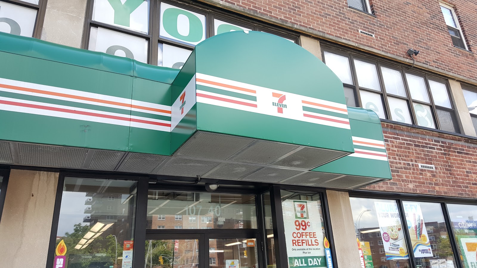Photo of 7-Eleven in Queens City, New York, United States - 1 Picture of Restaurant, Food, Point of interest, Establishment, Store, Cafe, Convenience store