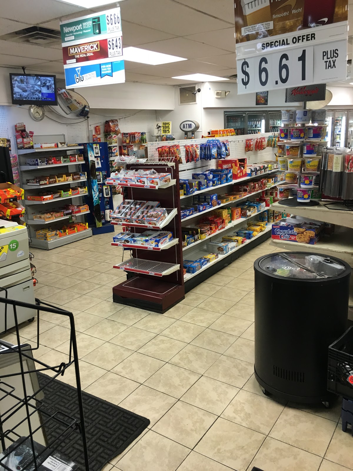 Photo of Quick Stop in Leonardo City, New Jersey, United States - 6 Picture of Food, Point of interest, Establishment, Store, Grocery or supermarket, Convenience store