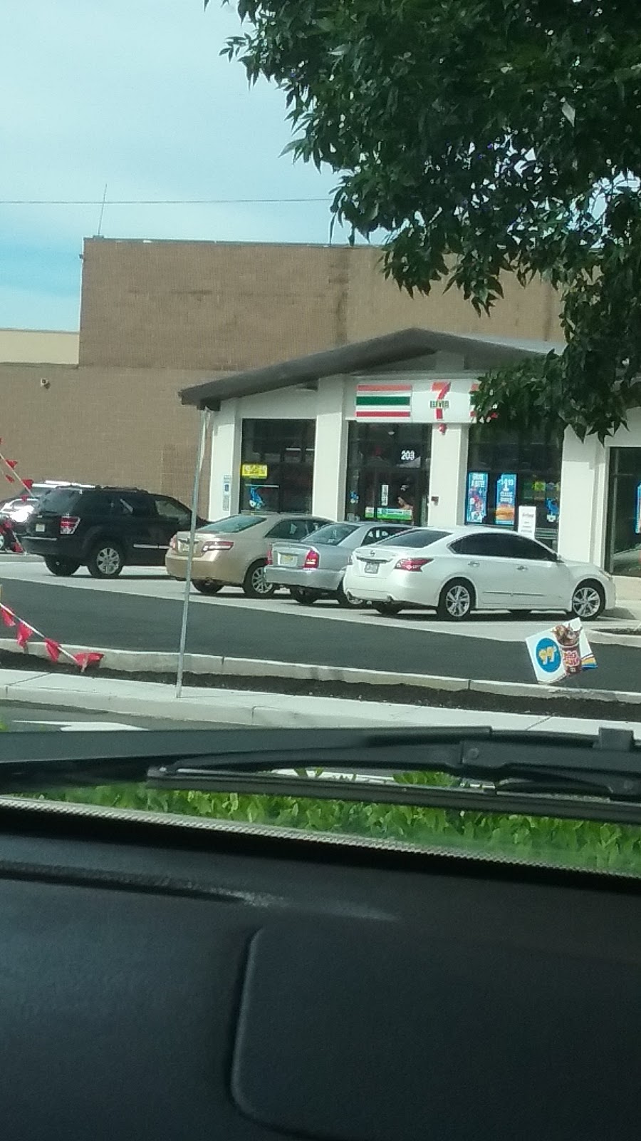 Photo of 7/11 in Nutley City, New Jersey, United States - 1 Picture of Food, Point of interest, Establishment, Store, Convenience store