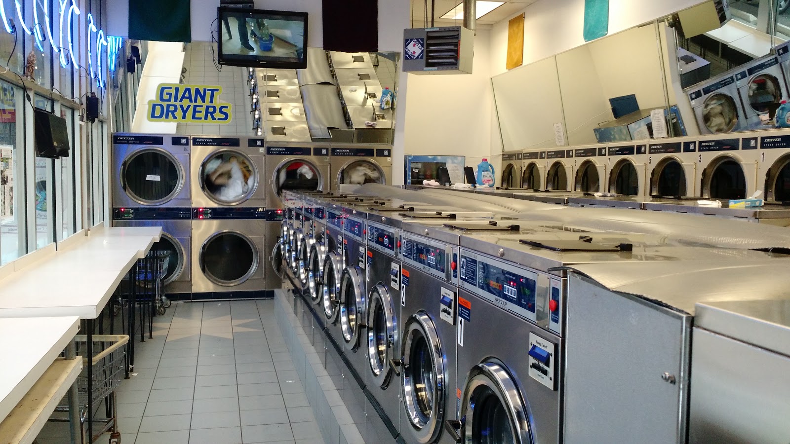 Photo of SUPERCLEAN Laundromat Drycleaner Superstore 24hrs in Richmond City, New York, United States - 4 Picture of Point of interest, Establishment, Laundry