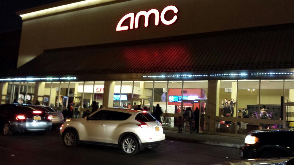 Photo of AMC Bay Plaza Cinema 13 in Bronx City, New York, United States - 3 Picture of Point of interest, Establishment, Movie theater