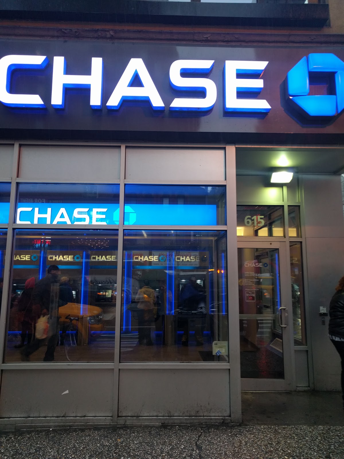 Photo of Chase Bank in New York City, New York, United States - 2 Picture of Point of interest, Establishment, Finance, Atm, Bank