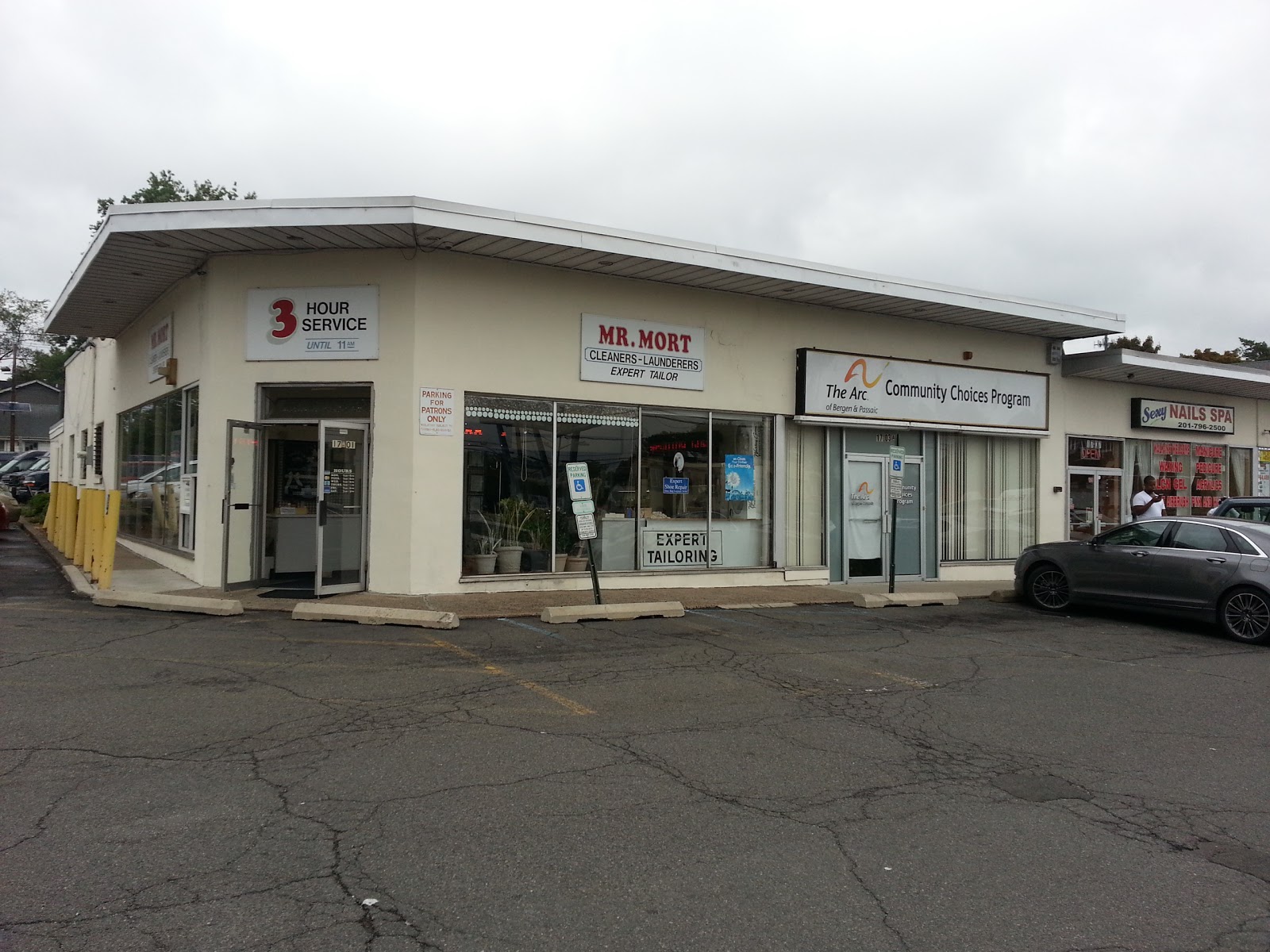 Photo of Mr Mort Cleaners in Fair Lawn City, New Jersey, United States - 2 Picture of Point of interest, Establishment, Laundry