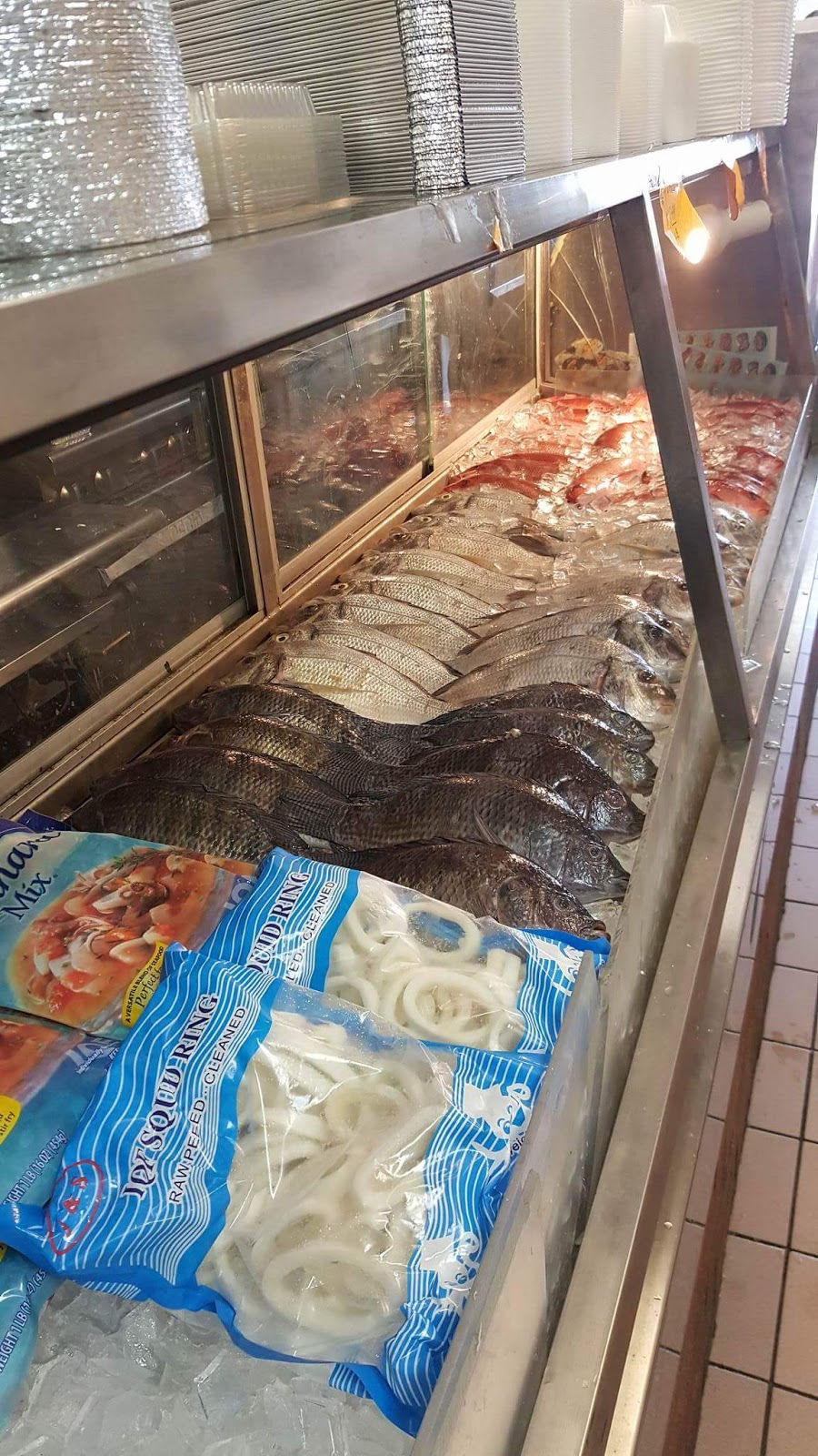 Photo of Broadway Fish Market in Queens City, New York, United States - 2 Picture of Food, Point of interest, Establishment