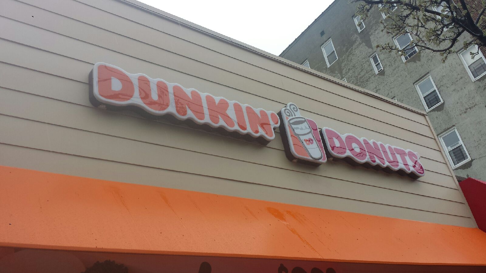 Photo of Dunkin' Donuts in Bronx City, New York, United States - 2 Picture of Restaurant, Food, Point of interest, Establishment, Store, Cafe, Bar, Bakery