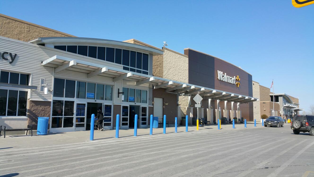 Photo of Walmart Supercenter in Secaucus City, New Jersey, United States - 1 Picture of Food, Point of interest, Establishment, Store, Grocery or supermarket, Electronics store, Department store