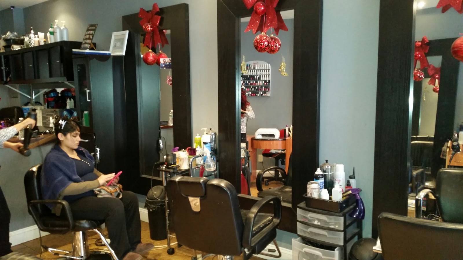 Photo of Vanidosa's Beauty Salon Unisex in New York City, New York, United States - 2 Picture of Point of interest, Establishment, Health, Beauty salon, Hair care