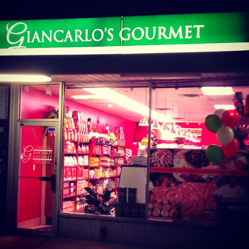 Photo of Giancarlo's Gourmet in New Hyde Park City, New York, United States - 2 Picture of Restaurant, Food, Point of interest, Establishment, Store, Meal delivery, Grocery or supermarket