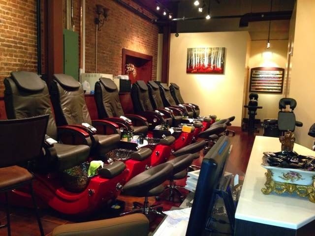 Photo of Il girasole nail spa in New York City, New York, United States - 2 Picture of Point of interest, Establishment, Beauty salon, Hair care