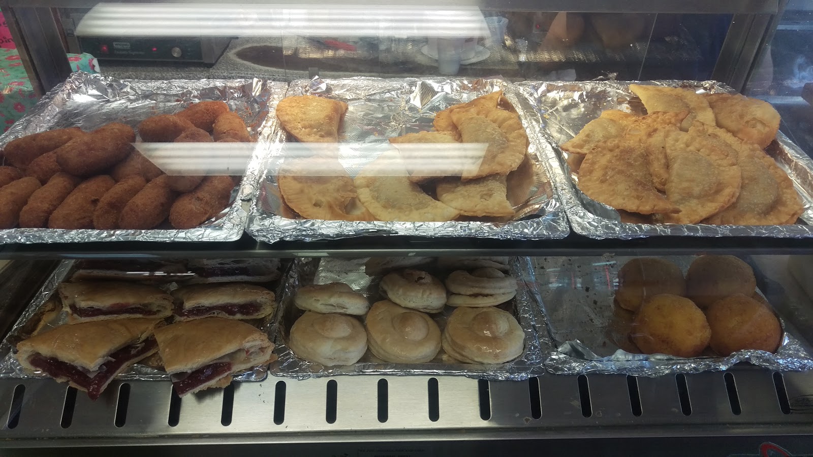 Photo of El Fenix Bakery II in West New York City, New Jersey, United States - 3 Picture of Food, Point of interest, Establishment, Store, Bakery