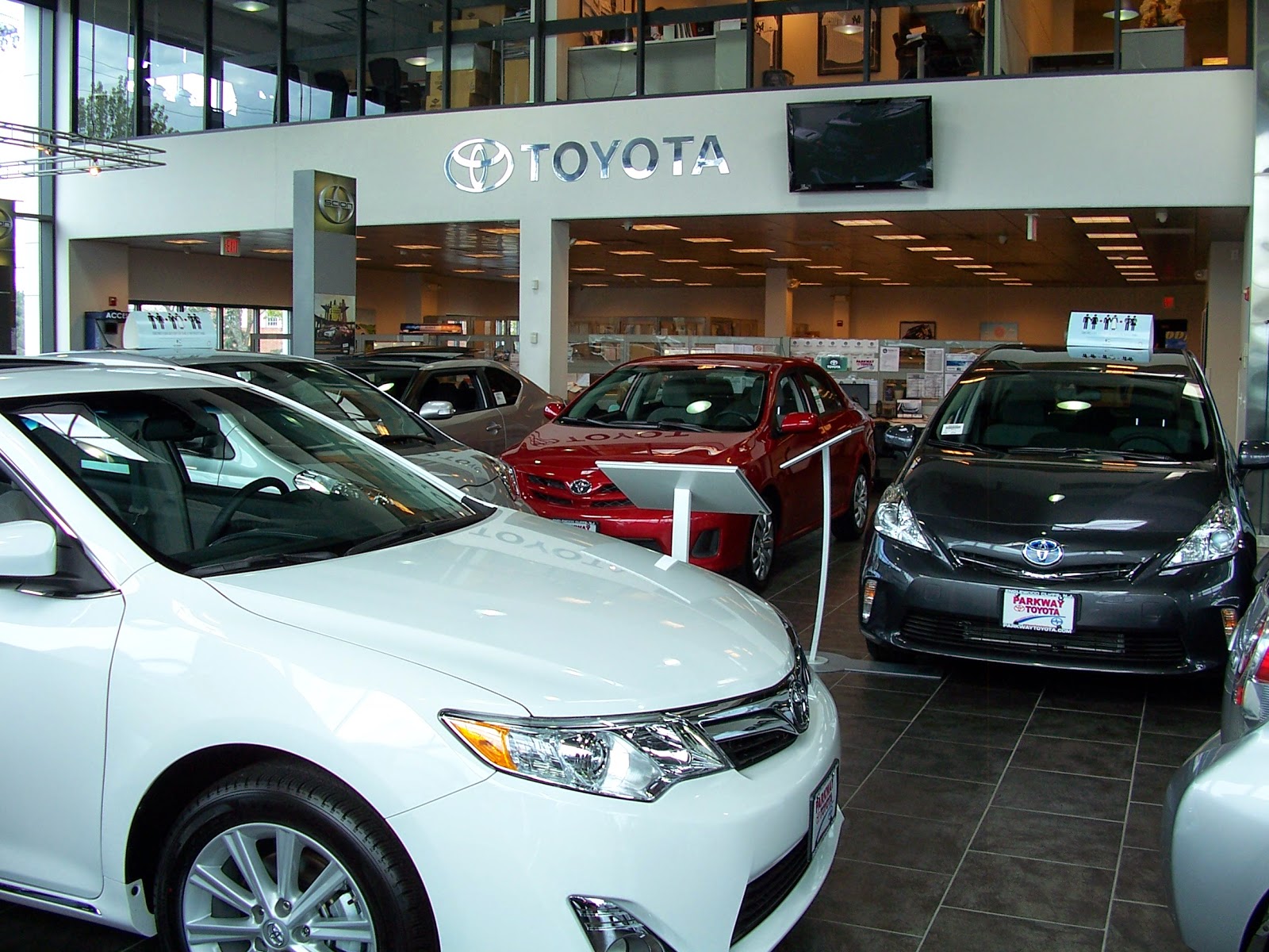 Photo of Parkway Toyota in Englewood Cliffs City, New Jersey, United States - 8 Picture of Point of interest, Establishment, Car dealer, Store