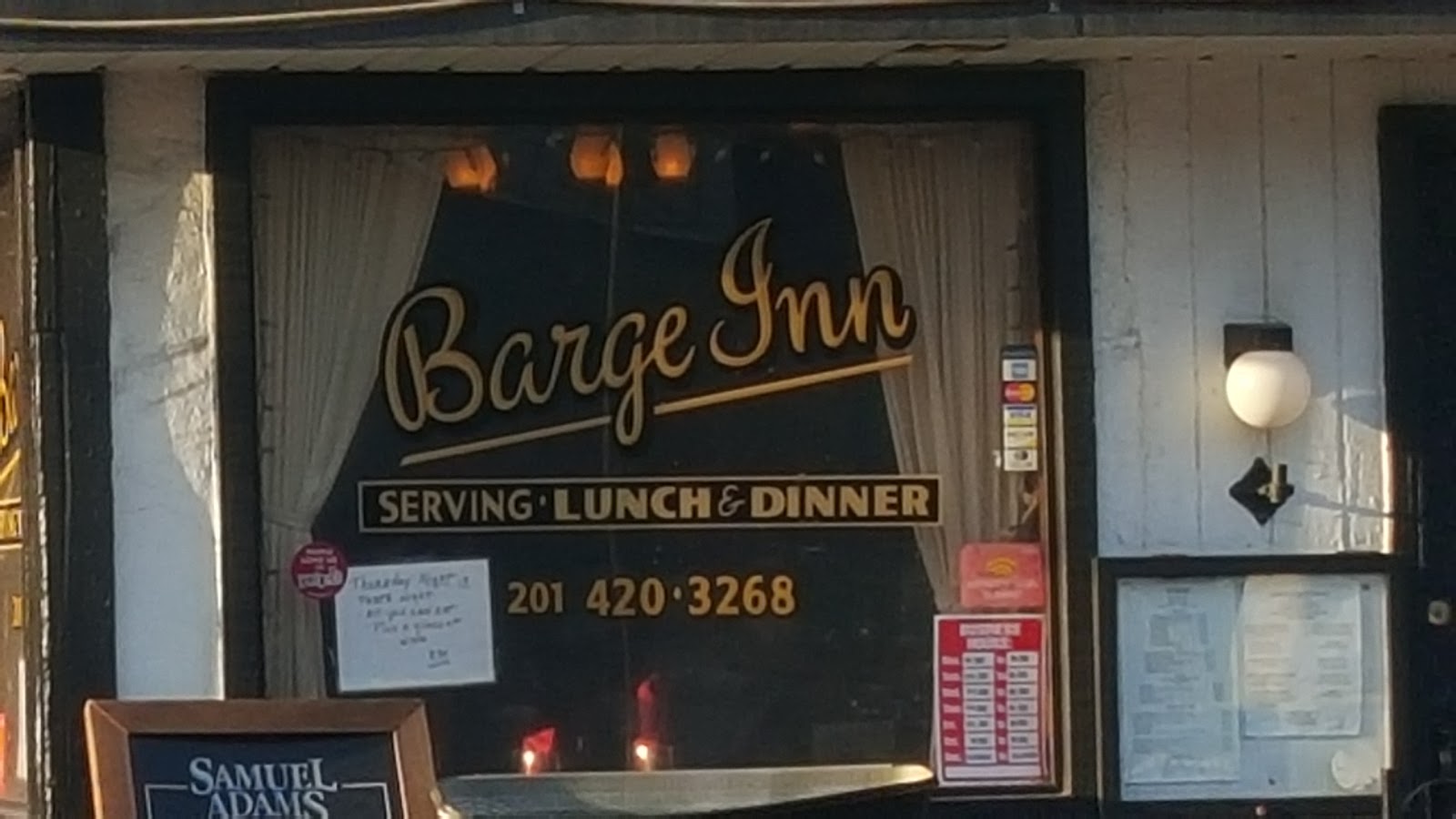 Photo of Barge Inn in Jersey City, New Jersey, United States - 2 Picture of Restaurant, Food, Point of interest, Establishment, Bar