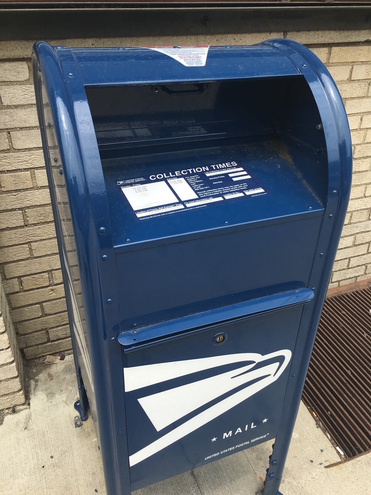 Photo of United States Post Office - James E. Davis in Brooklyn City, New York, United States - 3 Picture of Point of interest, Establishment, Finance, Post office