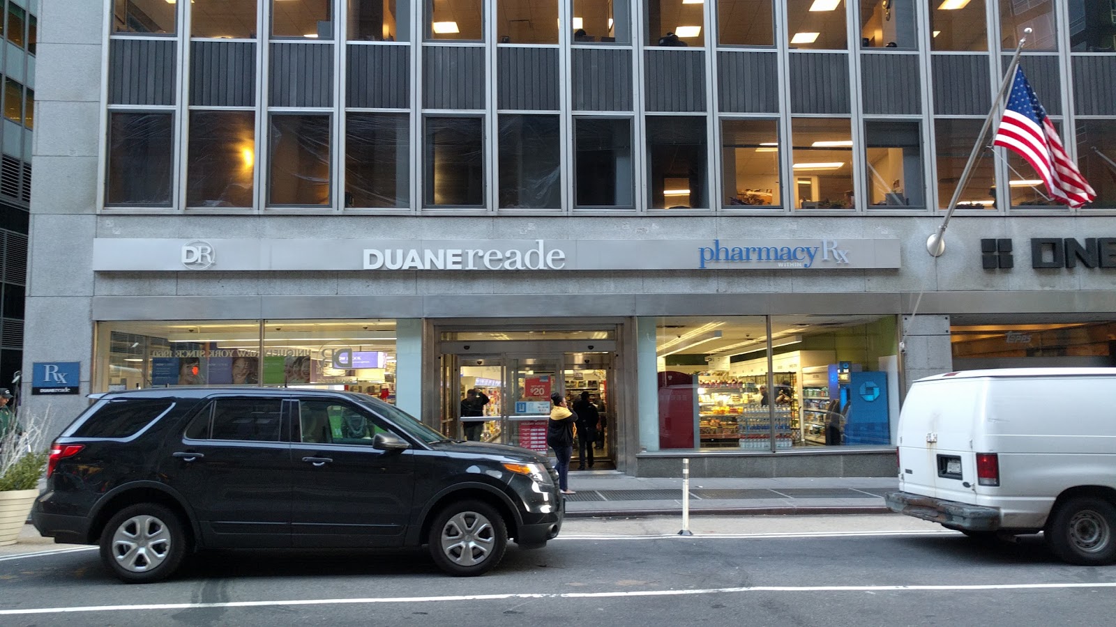 Photo of Duane Reade in New York City, New York, United States - 2 Picture of Food, Point of interest, Establishment, Store, Health, Convenience store, Home goods store, Electronics store