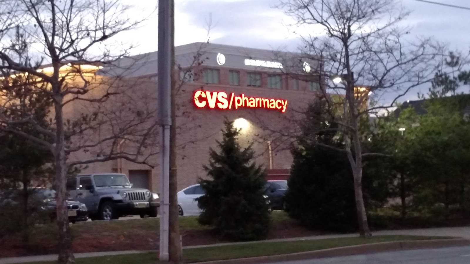 Photo of CVS Pharmacy - Photo in Edgewater City, New Jersey, United States - 1 Picture of Food, Point of interest, Establishment, Store, Health, Convenience store, Pharmacy
