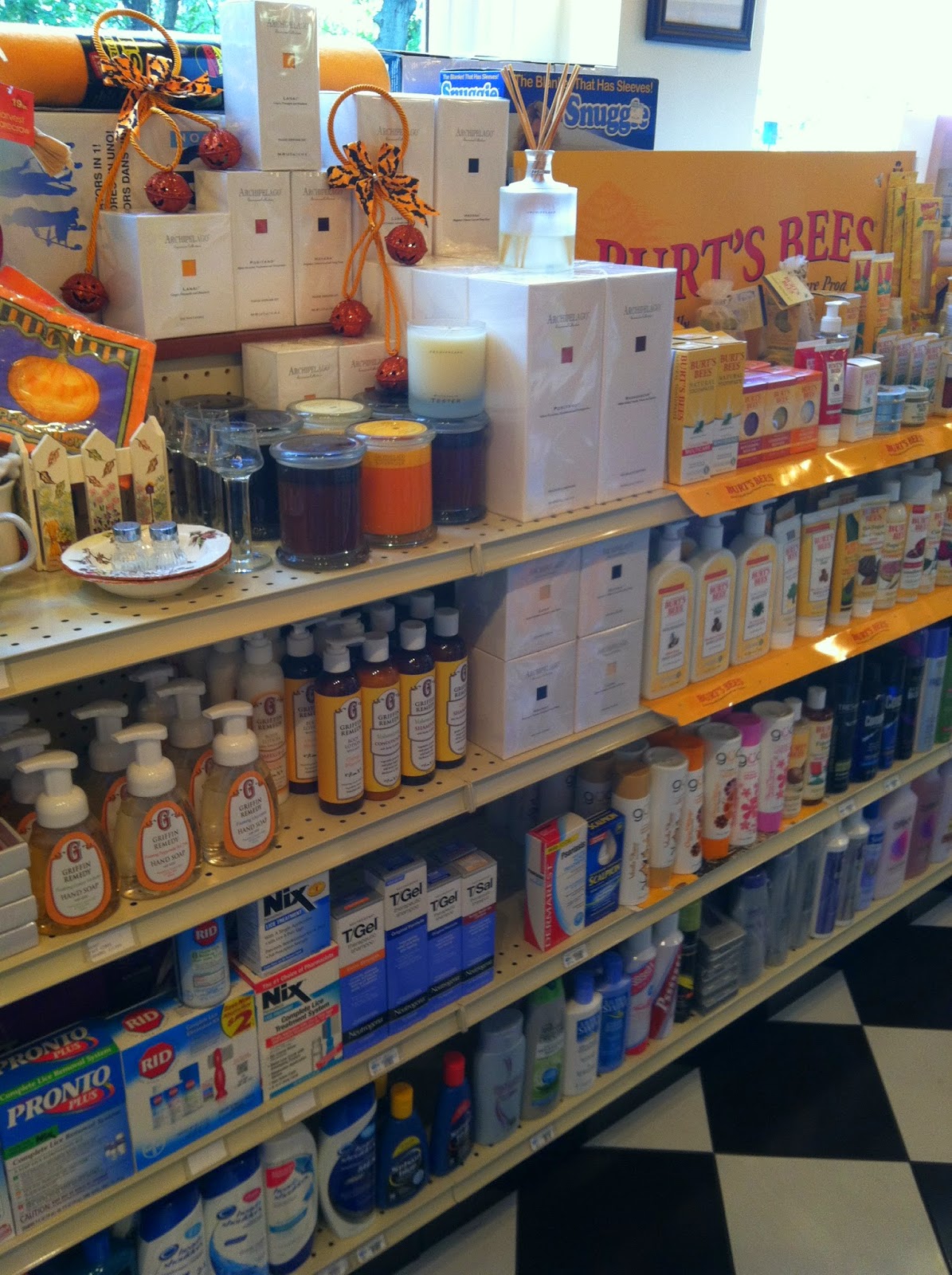 Photo of Roslyn Pharmacy in Roslyn City, New York, United States - 4 Picture of Point of interest, Establishment, Store, Health, Pharmacy