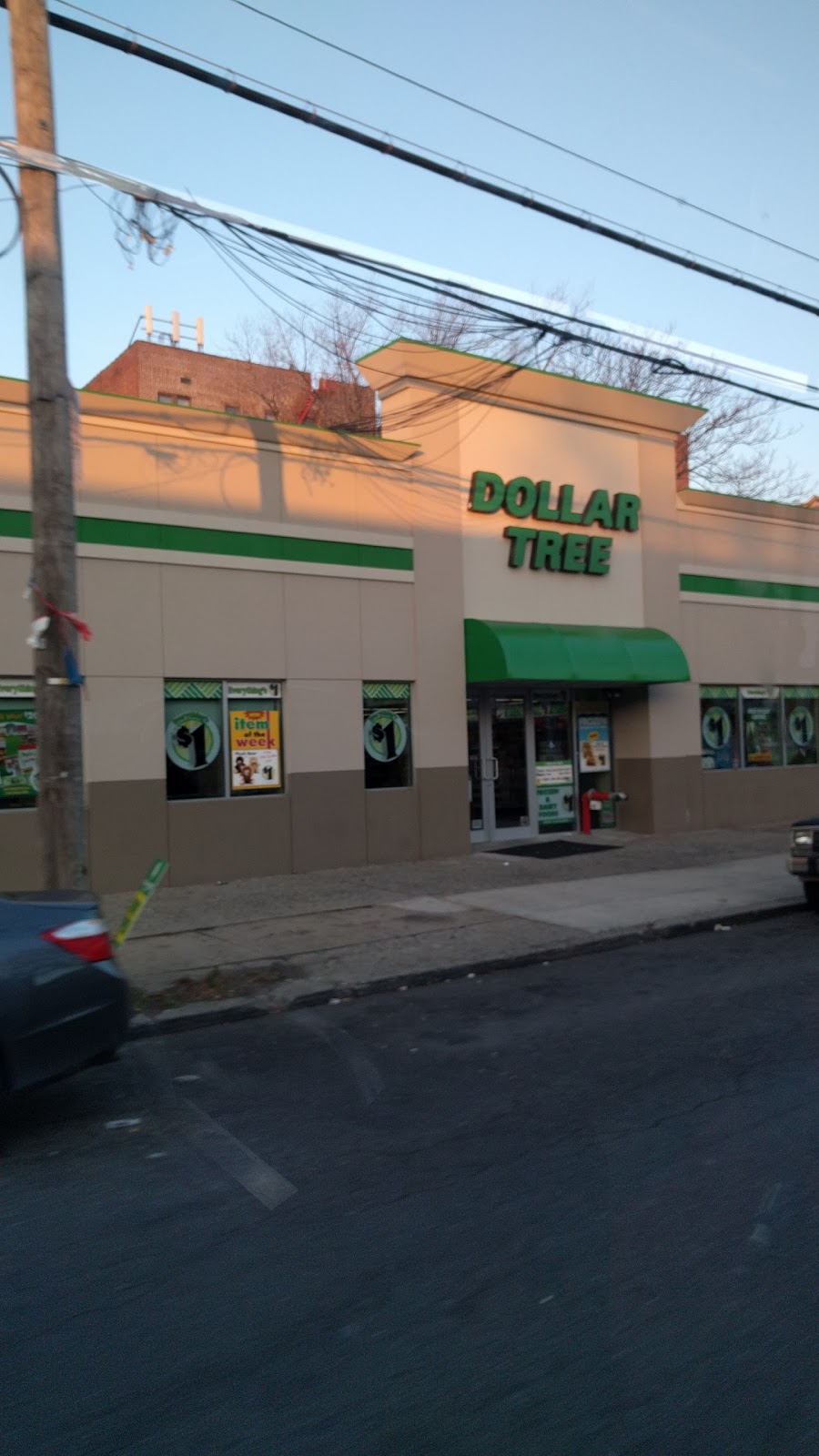 Photo of Dollar Tree in Brooklyn City, New York, United States - 2 Picture of Food, Point of interest, Establishment, Store, Home goods store