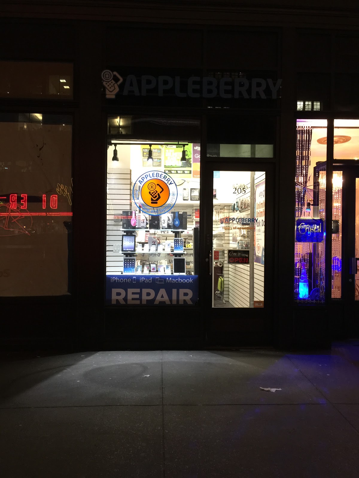 Photo of AppleBerry iPhone repair in New York City, New York, United States - 4 Picture of Point of interest, Establishment