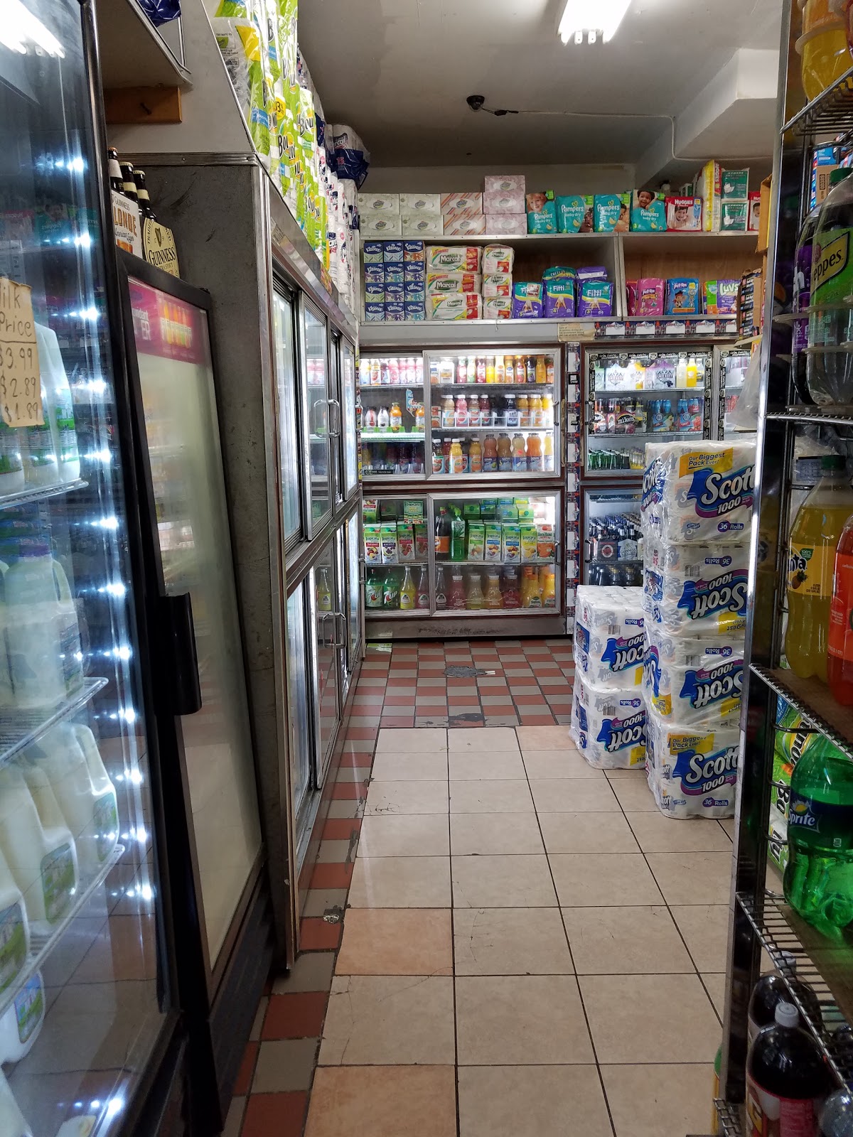 Photo of La Reyna Minimarket Corporation in Bronx City, New York, United States - 2 Picture of Food, Point of interest, Establishment