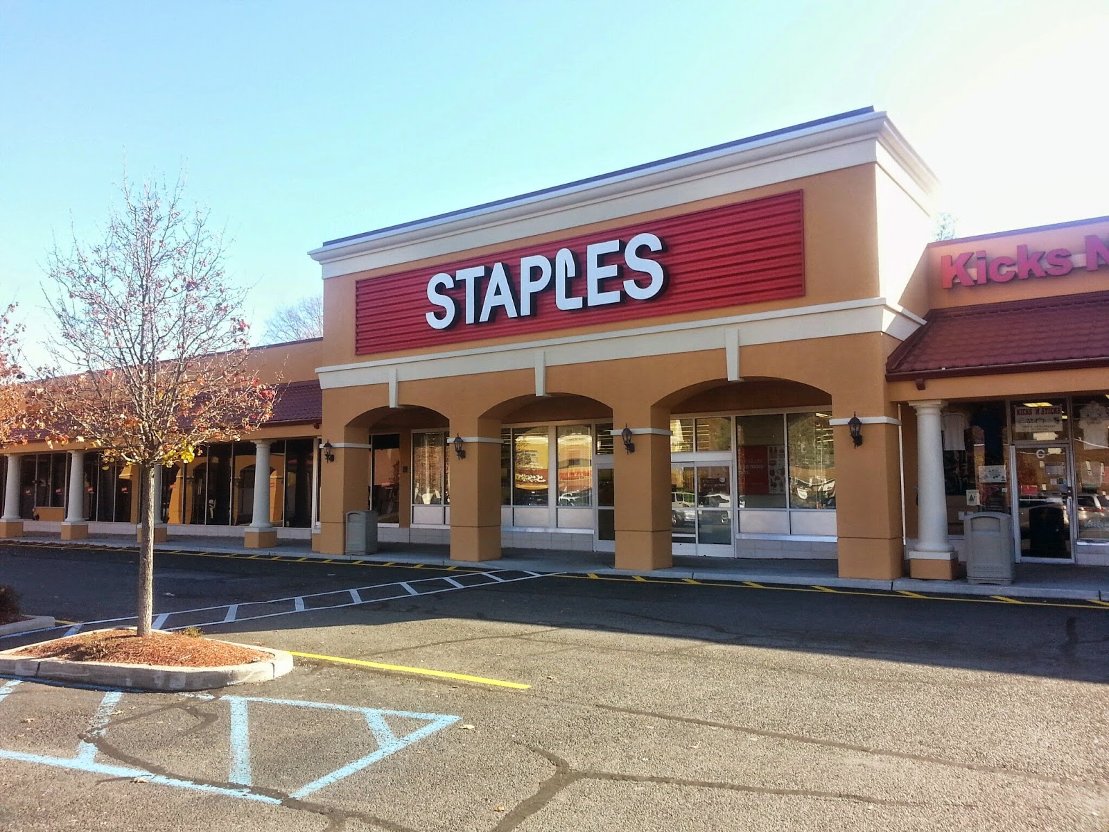 Photo of Staples in Vauxhall City, New Jersey, United States - 1 Picture of Point of interest, Establishment, Store, Home goods store, Electronics store, Furniture store