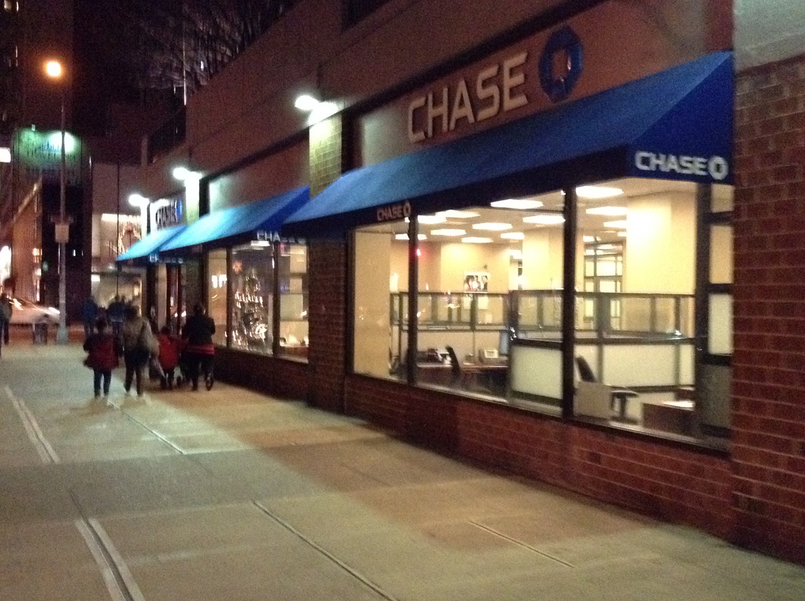 Photo of Chase Bank in New York City, New York, United States - 1 Picture of Point of interest, Establishment, Finance, Atm, Bank