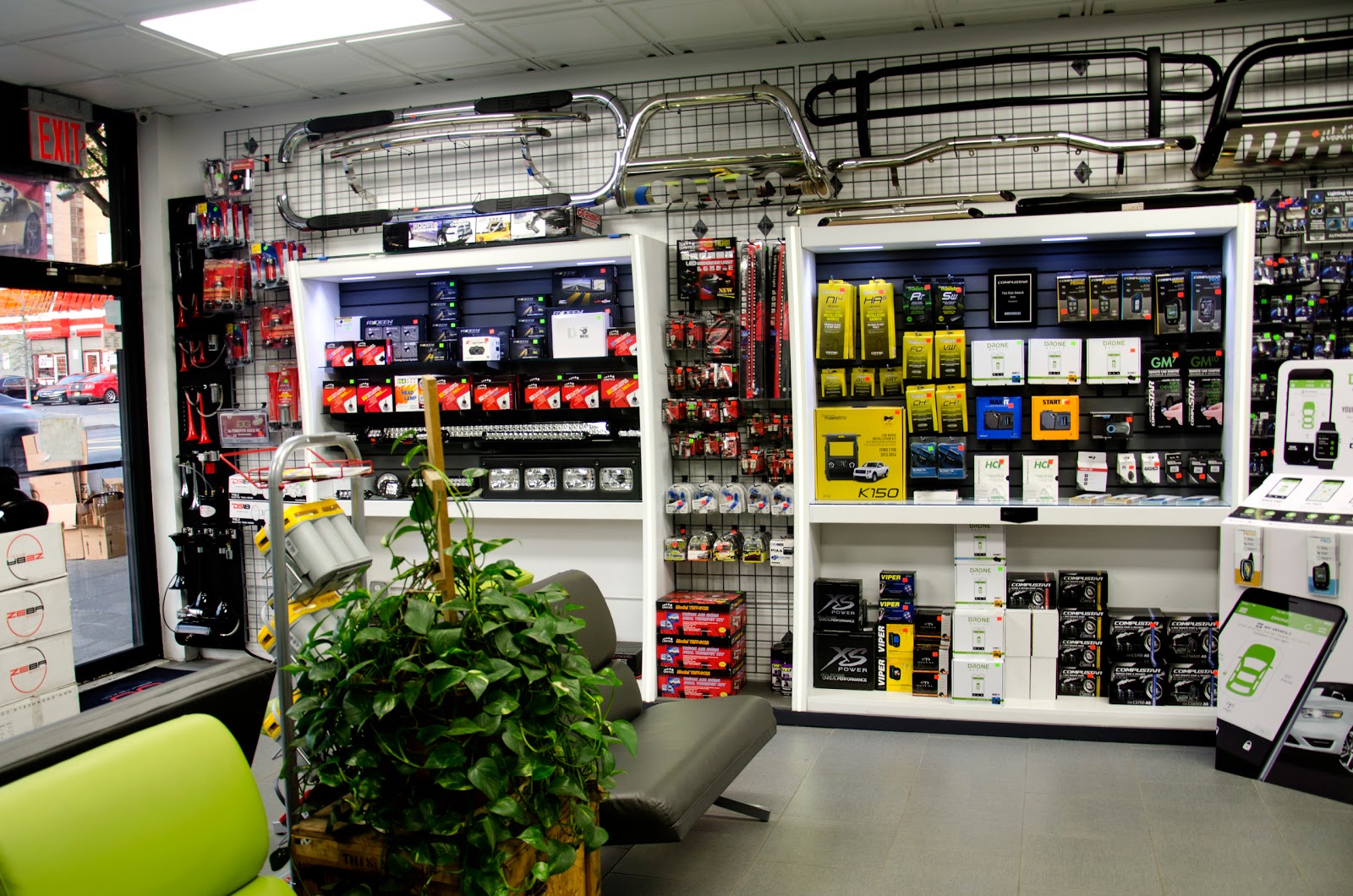 Photo of Audiomaxx in Bronx City, New York, United States - 1 Picture of Point of interest, Establishment, Store, Car repair, Electronics store