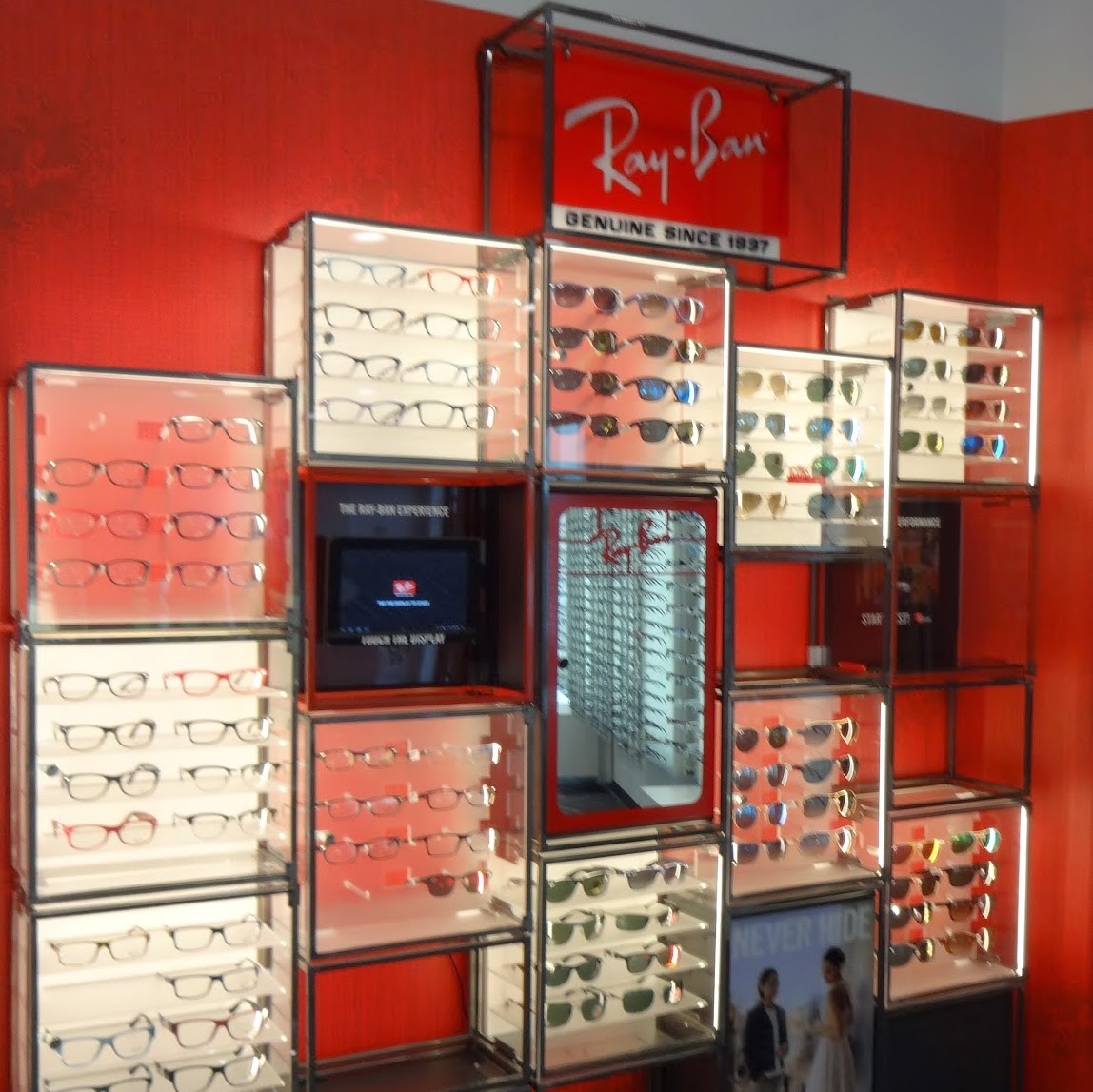 Photo of Metro Optics Eyewear in Bronx City, New York, United States - 2 Picture of Point of interest, Establishment, Store, Health