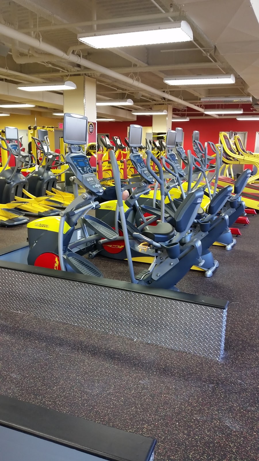 Photo of Retro Fitness in Kings County City, New York, United States - 4 Picture of Point of interest, Establishment, Health, Gym
