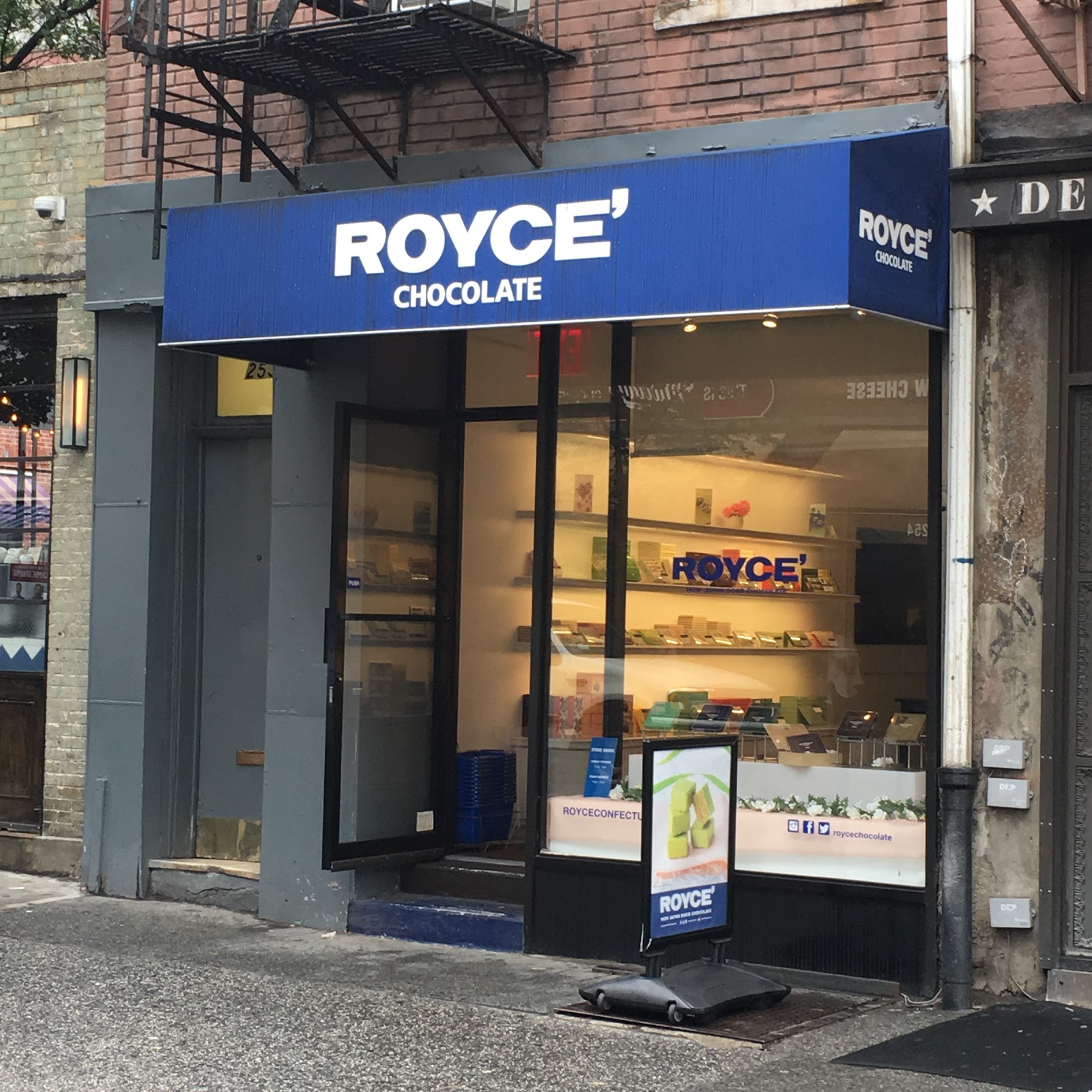 Photo of ROYCE' Chocolate in New York City, New York, United States - 1 Picture of Food, Point of interest, Establishment, Store