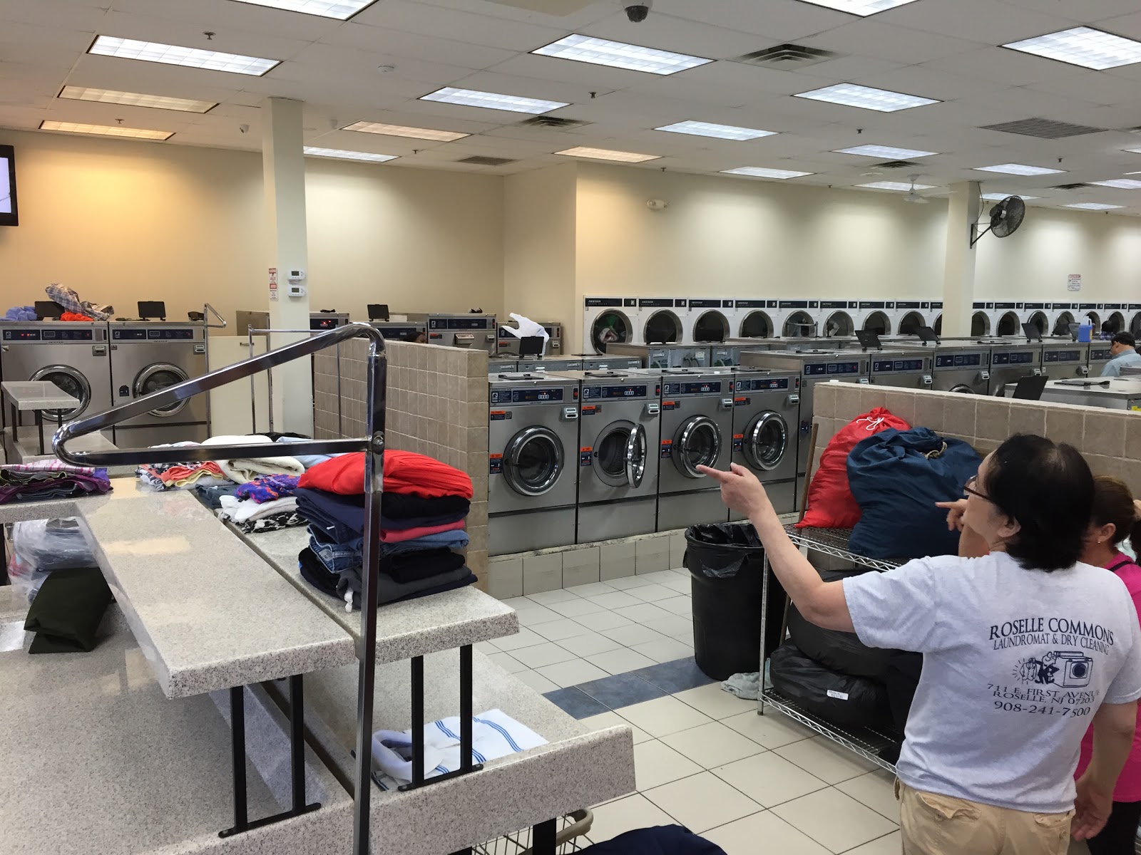 Photo of Roselle Commons Laundromat & Dry Cleaning in Roselle City, New Jersey, United States - 2 Picture of Point of interest, Establishment, Laundry