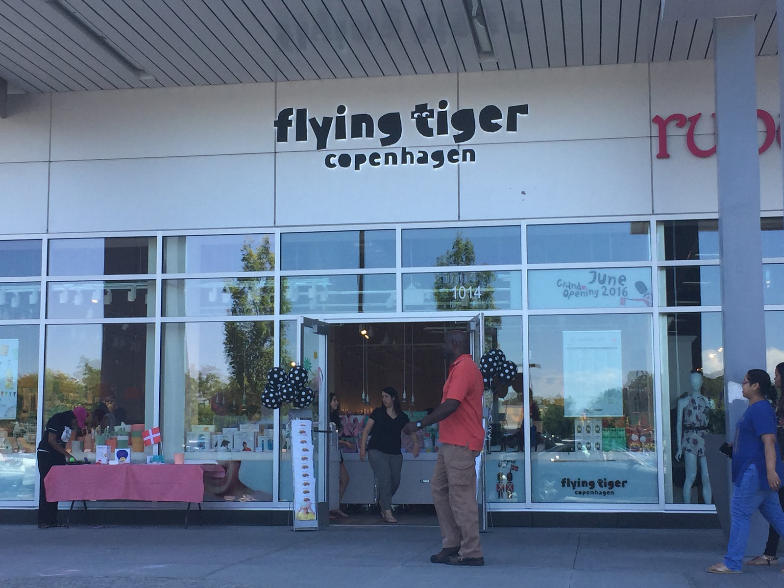Photo of Flying Tiger the Gallery at Westbury Plaza in New York City, New York, United States - 7 Picture of Point of interest, Establishment, Store