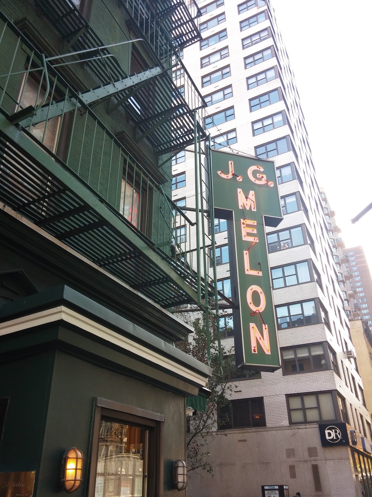 Photo of J.G. Melon in New York City, New York, United States - 6 Picture of Restaurant, Food, Point of interest, Establishment, Bar