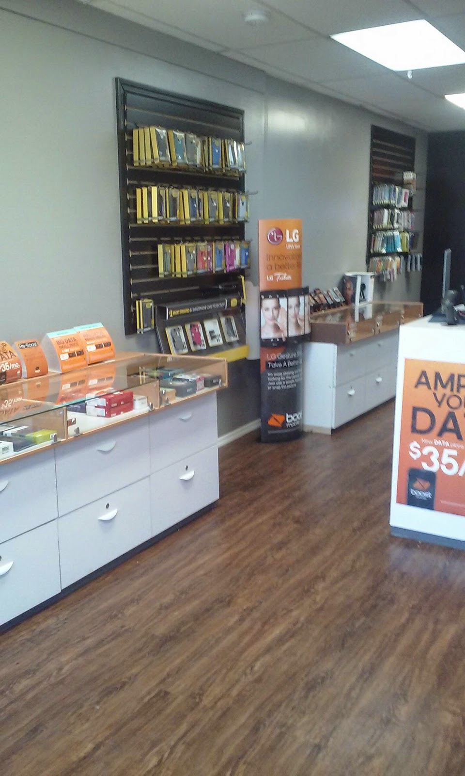 Photo of Boost Mobile (Cell Phone Repair & Service Shop) in Yonkers City, New York, United States - 9 Picture of Point of interest, Establishment, Store