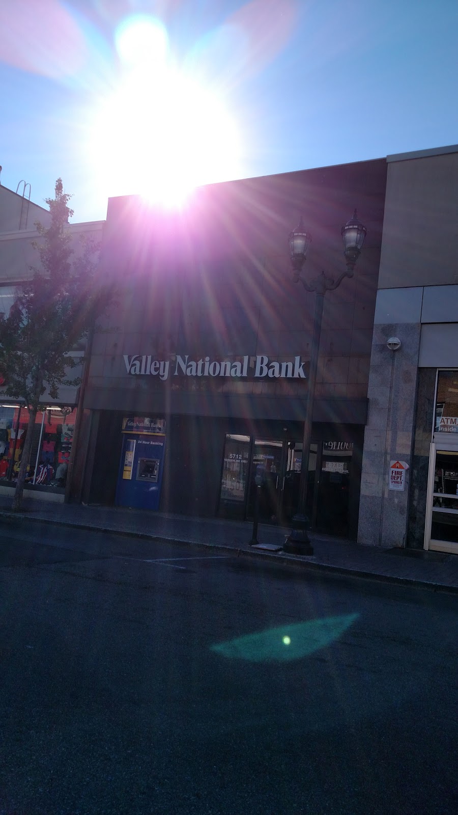 Photo of Valley National Bank in West New York City, New Jersey, United States - 1 Picture of Point of interest, Establishment, Finance, Atm, Bank